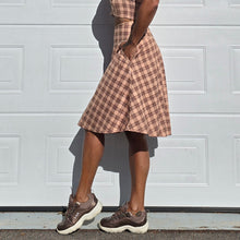 Lataa kuva Galleria-katseluun, Beige ruudullinen pitkä culottes-hame taskuilla