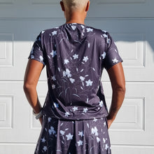 Ladda upp bild till gallerivisning, Kortärmad Topp Wild Lily