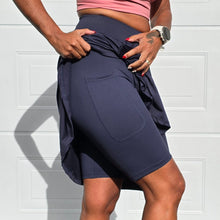 Ladda upp bild till gallerivisning, Knälång Byxkjol Midnight