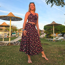 Lataa kuva Galleria-katseluun, Mustat kirsikkaiset pitkät culottes-housut