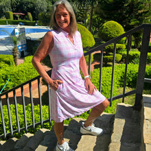 Lataa kuva Galleria-katseluun, Vaaleanpunainen ruudullinen mekko