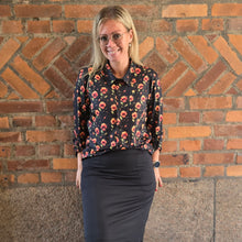 Ladda upp bild till gallerivisning, Autumn Flower Blus