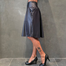 Ladda upp bild till gallerivisning, Black Shine Knälång Byxkjol 2.0