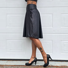 Ladda upp bild till gallerivisning, Black Shine Knälång Byxkjol 2.0