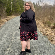 Ladda upp bild till gallerivisning, Black Cherry Knälång Byxkjol