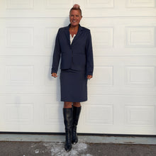 Ladda upp bild till gallerivisning, Midnight Knälång Zip-kjol med Innershorts