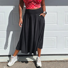 Ladda upp bild till gallerivisning, Svart Långkjol med Innerbyxa