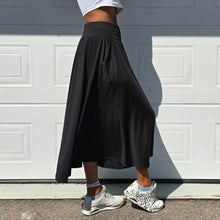 Ladda upp bild till gallerivisning, Svart Långkjol med Innerbyxa