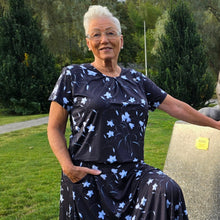 Ladda upp bild till gallerivisning, Kortärmad Topp Wild Lily