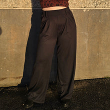 Ladda upp bild till gallerivisning, Sköna Byxor Korta Svarta