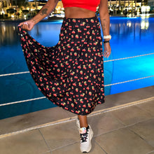 Lataa kuva Galleria-katseluun, Mustat kirsikkaiset pitkät culottes-housut