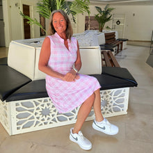 Lataa kuva Galleria-katseluun, Vaaleanpunainen ruudullinen mekko