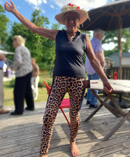 Ladda upp bild till gallerivisning, Leopard V-neck Linne
