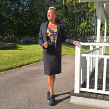 Ladda upp bild till gallerivisning, Svart Knälång Zip-kjol med Innershorts

