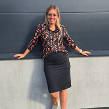 Ladda upp bild till gallerivisning, Autumn Flower Blus
