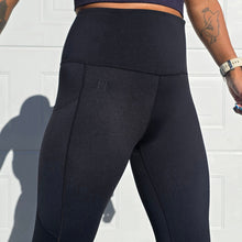 Ladda upp bild till gallerivisning, Svarta 7/8 tights med fickor
