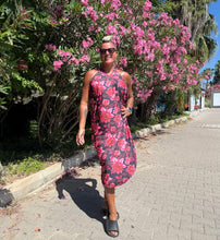 Ladda upp bild till gallerivisning, Sarong Winery Floral
