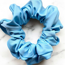 Ladda upp bild till gallerivisning, Ljusblå Scrunchies - 4 för 99:-
