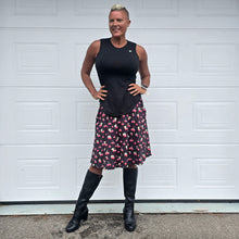 Ladda upp bild till gallerivisning, Black Cherry Knälång Byxkjol
